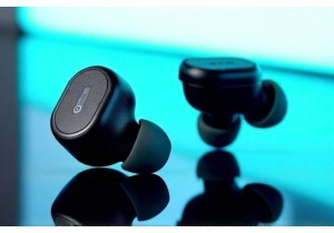 Wireless Earbuds for Running Sweat Resistance Test