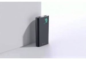 High-Speed Charging Power Banks Safe for Phones and Laptops