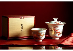 Luxury Chinese Gifts Combining Art and Function