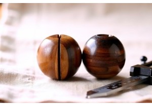 Selecting Perfect Wenwan Pair by Symmetry and Size