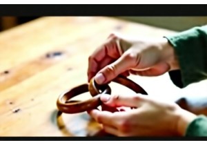 Polishing Techniques for Wooden Bangles Without Damage