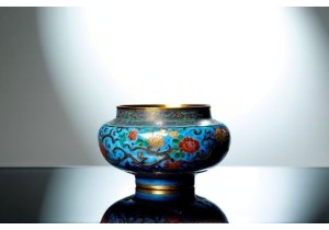 The Art of Chinese Cloisonné (Jingtai Blue): A 600-Year History