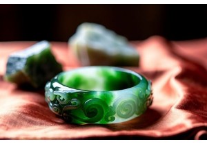 Discover the Elegance of Jade Bangle Craftsmanship
