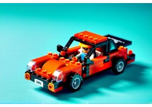 Miniature Construction Sets Perfect for Travel Time