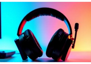 Noise Cancelling Headsets for Online Multiplayer Games