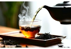 Brewing Black Tea with Traditional Gaiwan Method