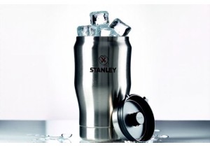 Stanley Quencher H2O FlowState Tumbler Review Ice Retention and One Hand Operation