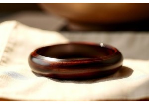 How to Pan Wan Rosewood Bracelet Without Damaging the Surface