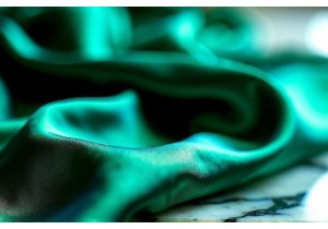 Why 100 Percent Mulberry Silk Scarves Are Timeless Fashion Icons