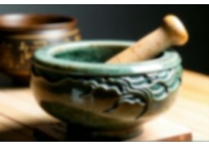 Chinese Kitchen Gadgets for Grinding Spices Herbs and Medicinal Roots