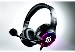 SteelSeries Arctis Nova Pro Wireless Headset Review Multi Device Pairing Battery Life and Call Clarity