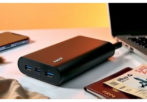 Anker PowerCore 26800mAh Power Bank Review Fast Charging Compatibility and Travel Durability